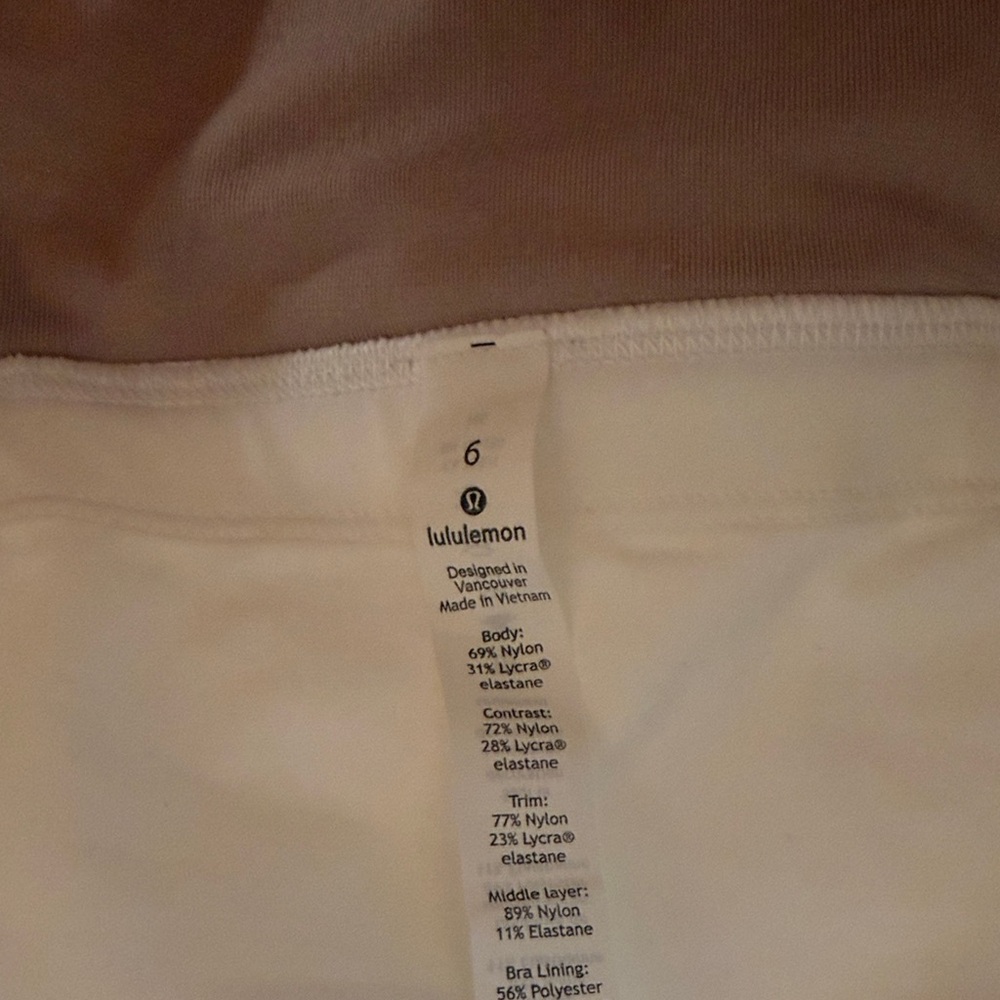 Lululemon Ribbed Crop Tank Top/Sports Bra - Picture 6 of 7